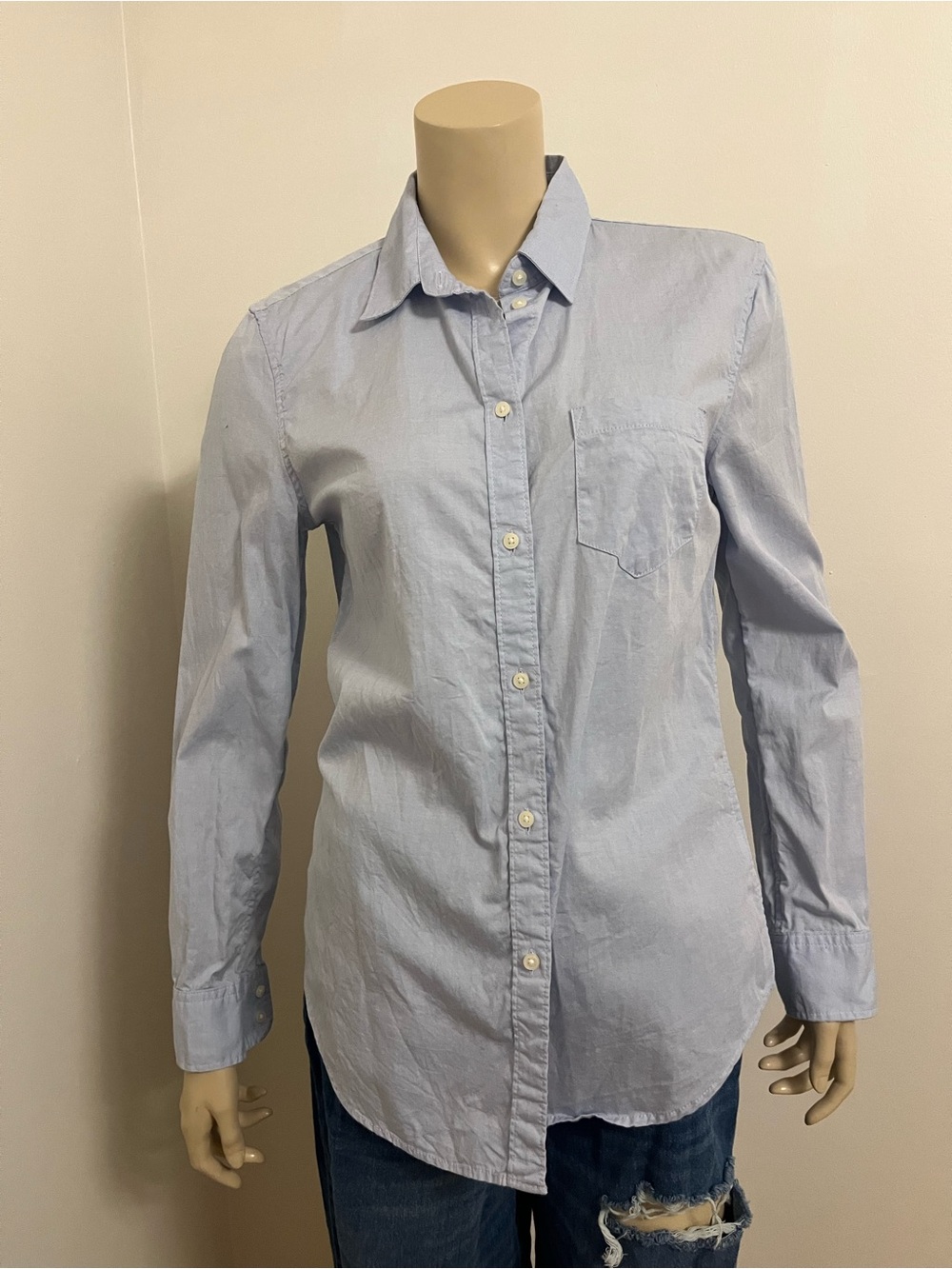 GAP Light Blue women’s fitted boyfriend Button-Down Shirt